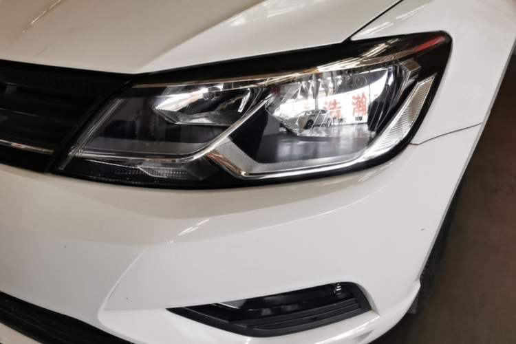 Used Volkswagen Lamando 2015 230TSI DSG Fashion Edition Left Front Headlight