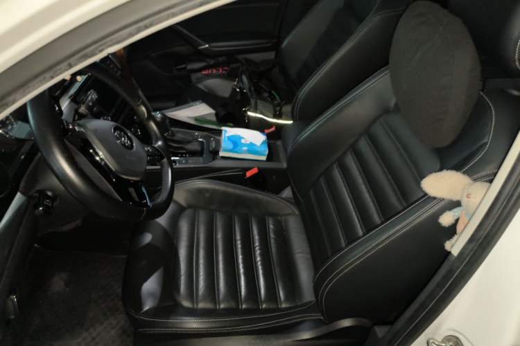 Used Volkswagen Lamando 2015 280TSI DSG Luxury Edition Left Front Seat