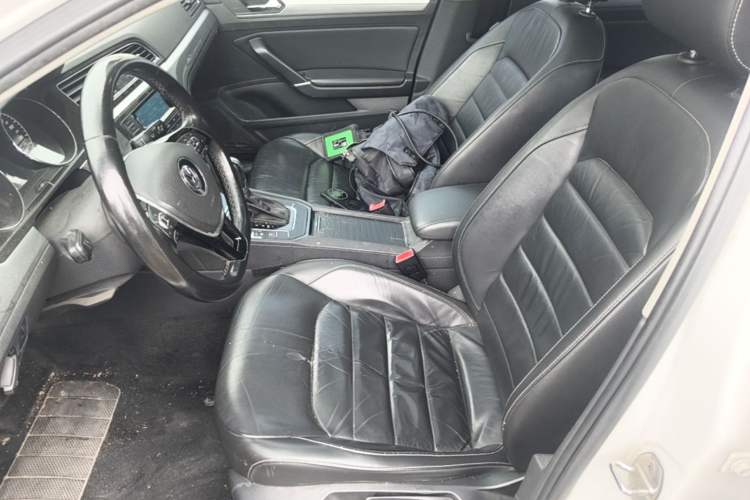 Used Volkswagen Lamando 2015 280TSI DSG Comfort Edition Left Front Seat