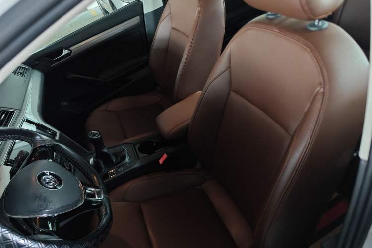 Used Volkswagen Lamando 2015 230TSI Manual Trend Edition Left Front Seat