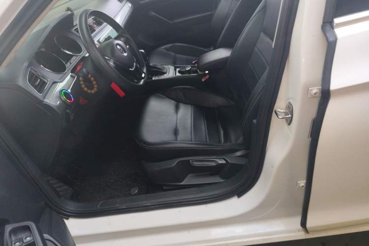 Used Volkswagen Lamando 2015 230TSI DSG Fashion Edition Left Front Seat