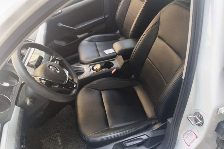 Used Volkswagen Lamando 2015 230TSI DSG Fashion Edition Left Front Seat