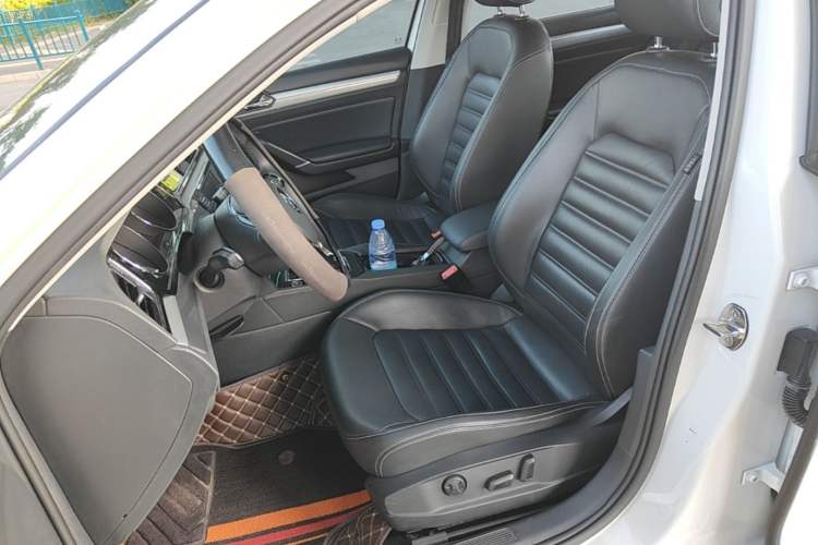 Used Volkswagen Lamando 2015 330TSI DSG Luxury Edition Left Front Seat