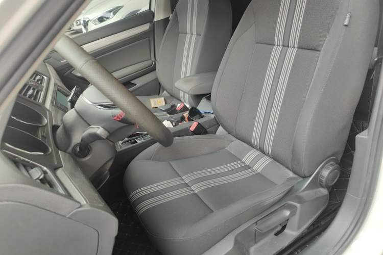 Used Volkswagen Lamando 2015 230TSI Manual Trend Edition Left Front Seat