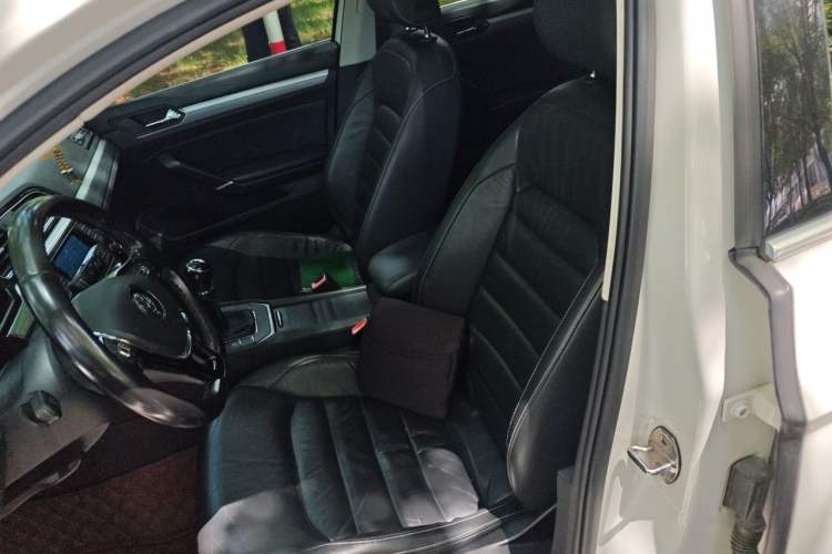 Used Volkswagen Lamando 2015 280TSI Manual Comfort Edition Left Front Seat