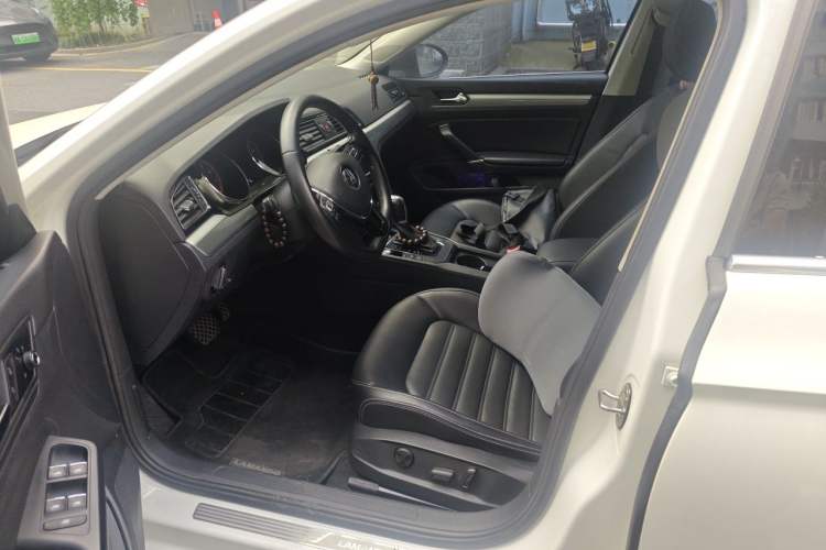 Used Volkswagen Lamando 2015 280TSI DSG Luxury Edition Left Front Seat