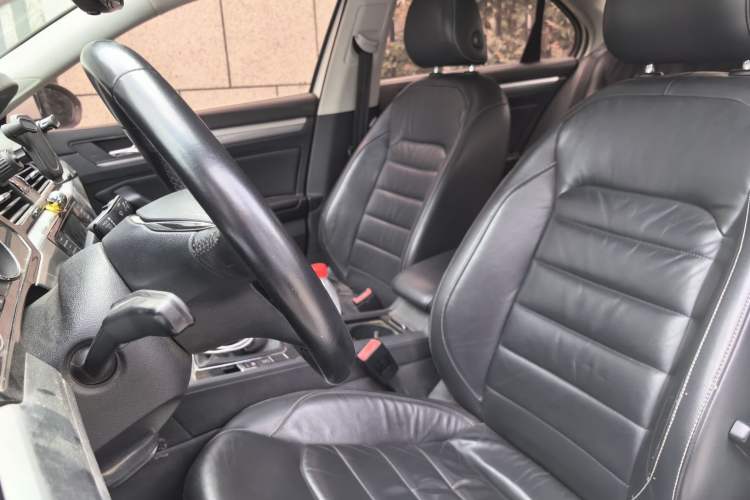 Used Volkswagen Lamando 2015 280TSI Manual Comfort Edition Left Front Seat