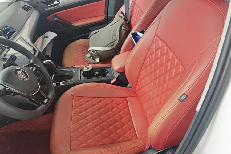 Used Volkswagen Lamando 2015 230TSI DSG Fashion Edition Left Front Seat