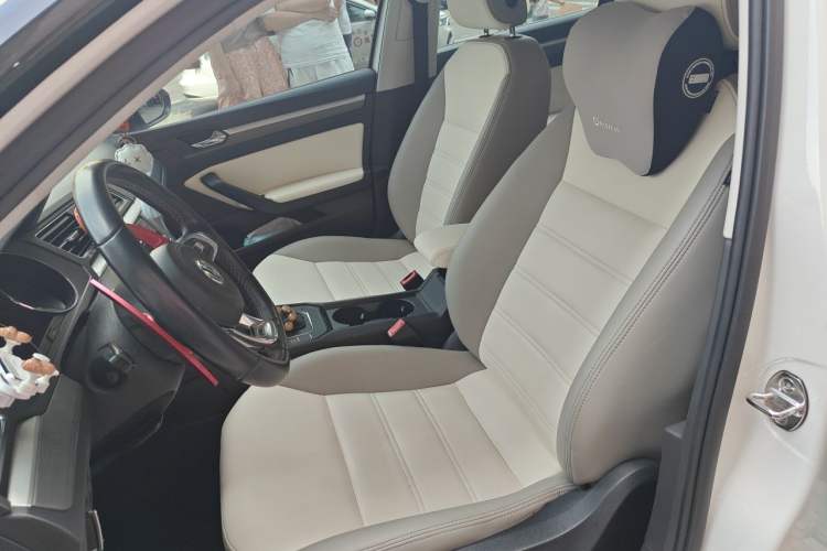 Used Volkswagen Lamando 2015 230TSI DSG Fashion Edition Left Front Seat