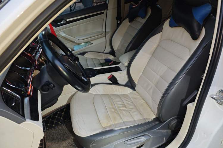 Used Volkswagen Lamando 2015 280TSI Manual Comfort Edition Left Front Seat