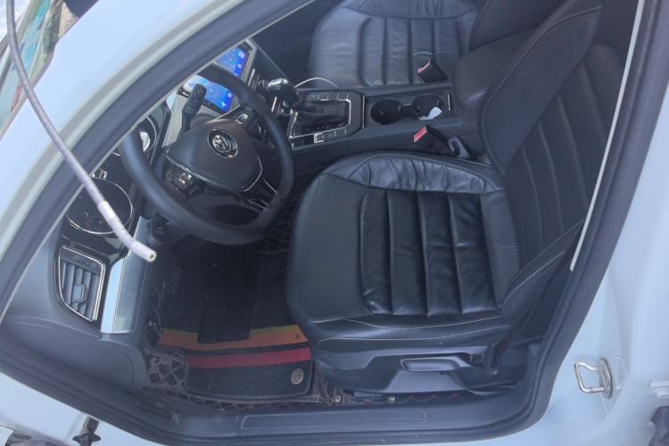 Used Volkswagen Lamando 2015 280TSI DSG Comfort Edition Left Front Seat