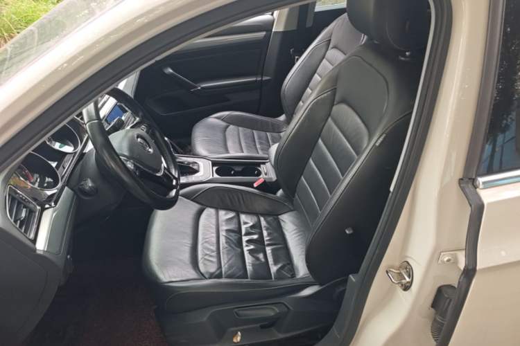 Used Volkswagen Lamando 2015 280TSI DSG Comfort Edition Left Front Seat