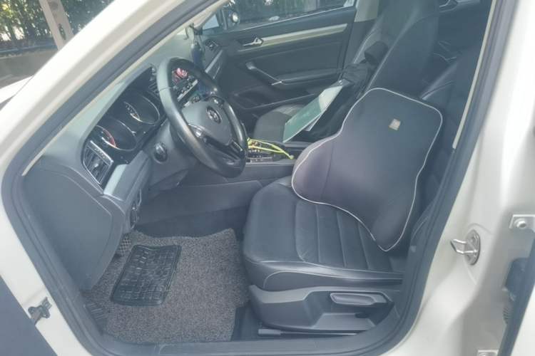 Used Volkswagen Lamando 2015 330TSI DSG Comfort Edition Left Front Seat