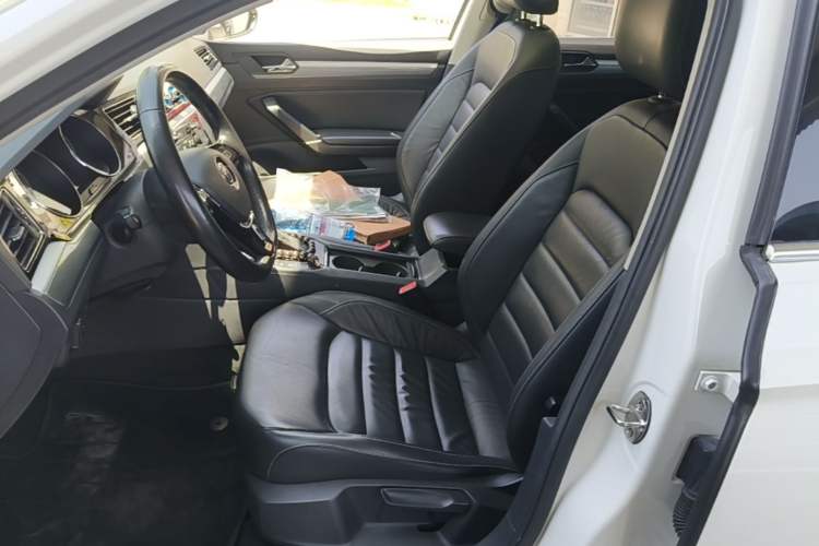 Used Volkswagen Lamando 2015 280TSI DSG Comfort Edition Left Front Seat