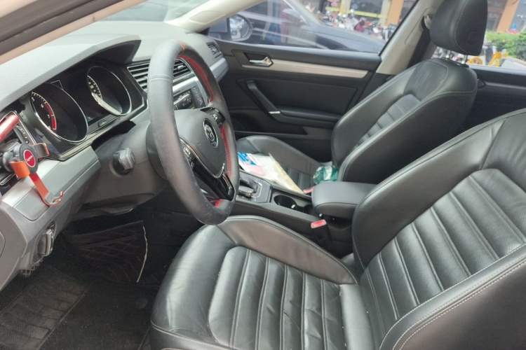 Used Volkswagen Lamando 2015 280TSI DSG Luxury Edition Left Front Seat