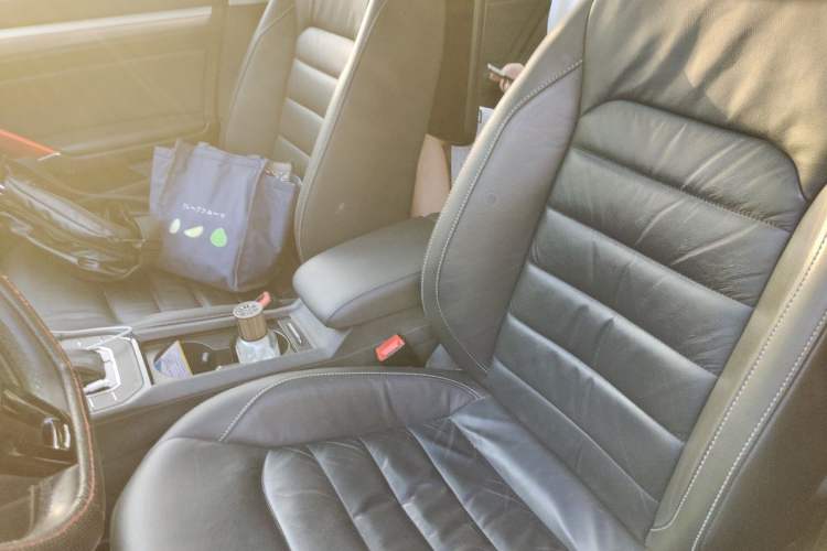 Used Volkswagen Lamando 2015 330TSI DSG Comfort Edition Left Front Seat