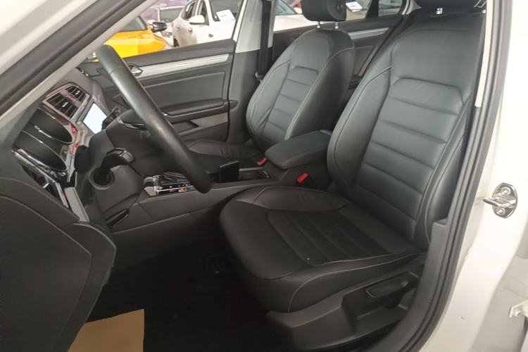 Used Volkswagen Lamando 2015 280TSI DSG Comfort Edition Left Front Seat