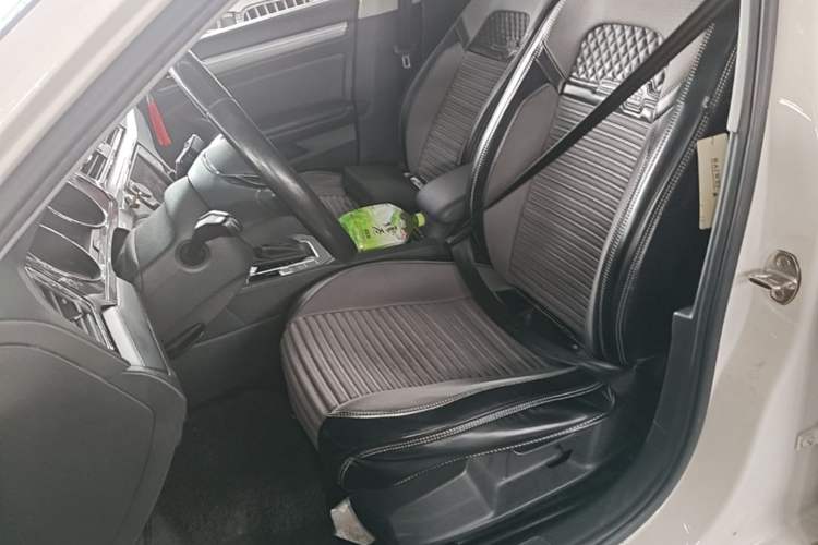 Used Volkswagen Lamando 2015 280TSI DSG Comfort Edition Left Front Seat