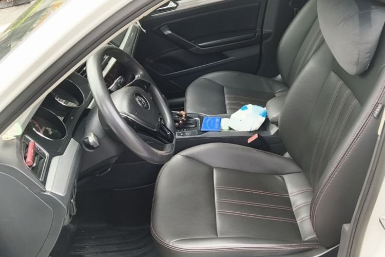 Used Volkswagen Lamando 2015 230TSI DSG Fashion Edition Left Front Seat