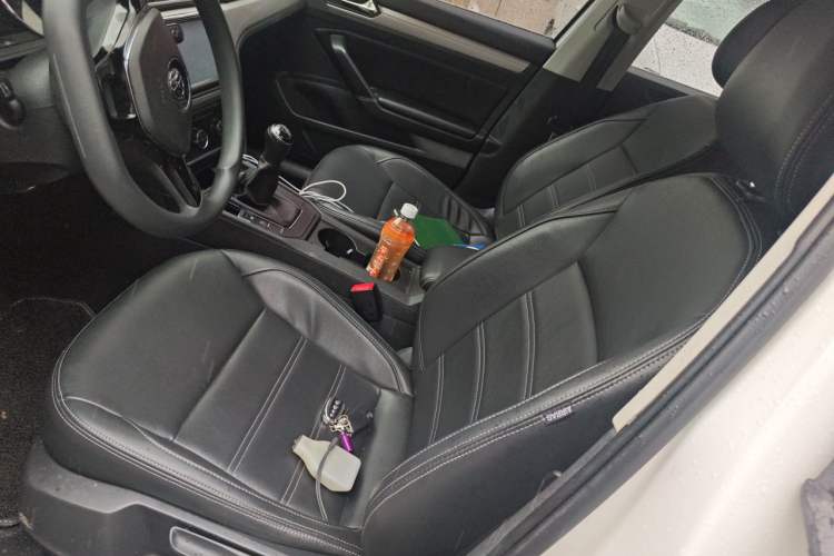 Used Volkswagen Lamando 2015 230TSI Manual Trend Edition Left Front Seat