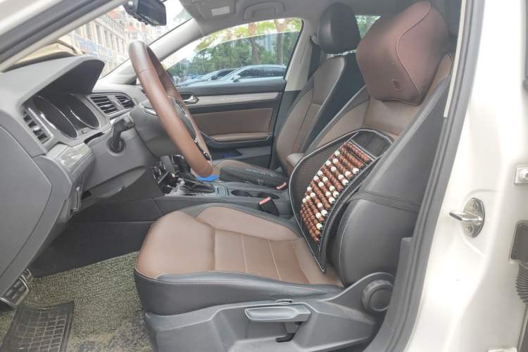 Used Volkswagen Lamando 2015 230TSI DSG Fashion Edition Left Front Seat