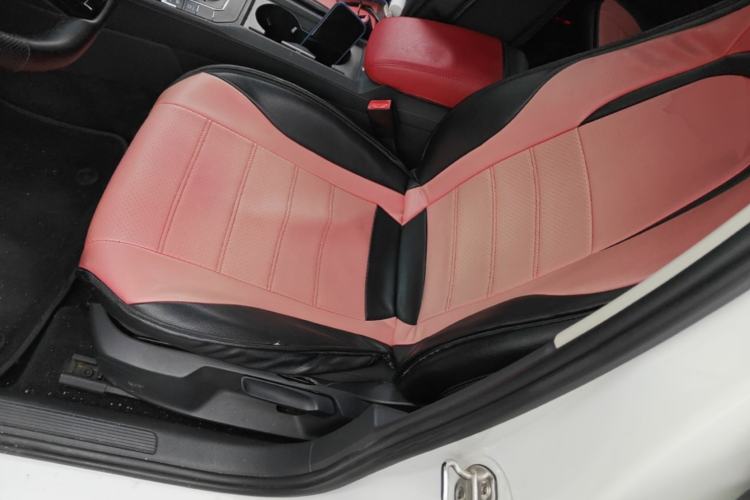 Used Volkswagen Lamando 2015 230TSI DSG Fashion Edition Left Front Seat