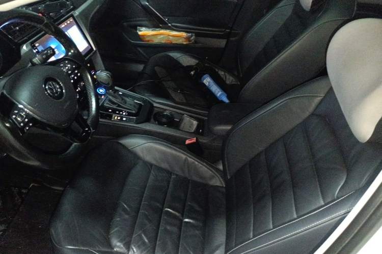 Used Volkswagen Lamando 2015 280TSI DSG Comfort Edition Left Front Seat