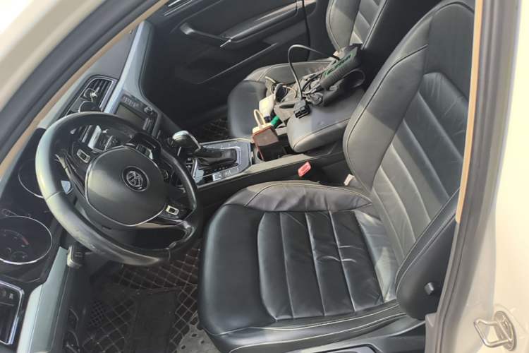 Used Volkswagen Lamando 2015 280TSI DSG Comfort Edition Left Front Seat