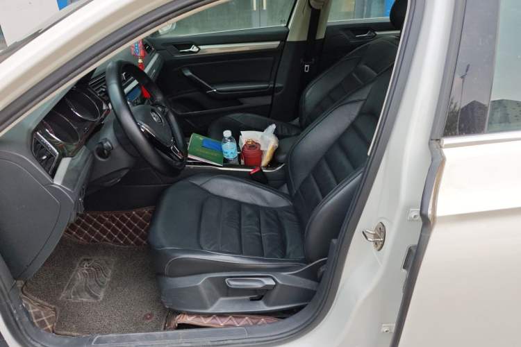 Used Volkswagen Lamando 2015 280TSI DSG Comfort Edition Left Front Seat