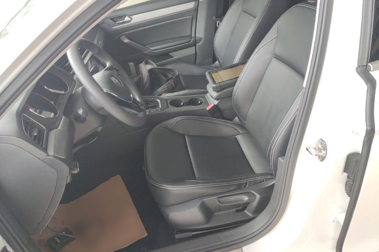 Used Volkswagen Lamando 2015 230TSI DSG Fashion Edition Left Front Seat
