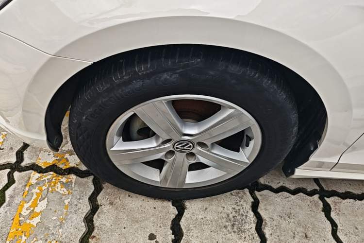 Used Volkswagen Lamando 2015 230TSI DSG Fashion Edition Left Front Wheel Hub