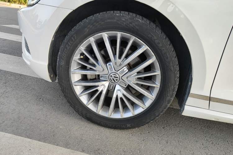 Used Volkswagen Lamando 2015 330TSI DSG Luxury Edition Left Front Wheel Hub