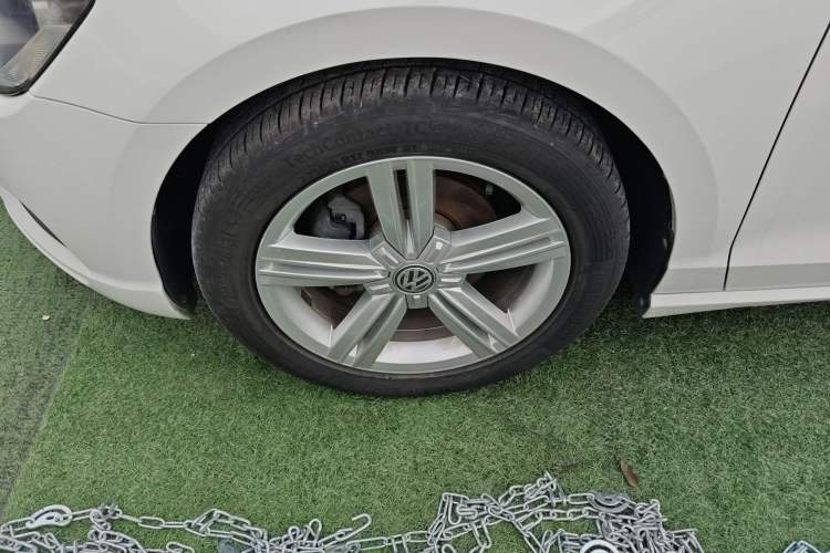 Used Volkswagen Lamando 2015 280TSI DSG Comfort Edition Left Front Wheel Hub