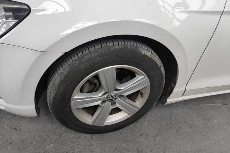 Used Volkswagen Lamando 2015 230TSI DSG Fashion Edition Left Front Wheel Hub