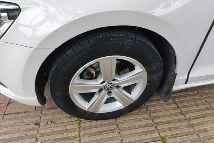 Used Volkswagen Lamando 2015 230TSI DSG Fashion Edition Left Front Wheel Hub