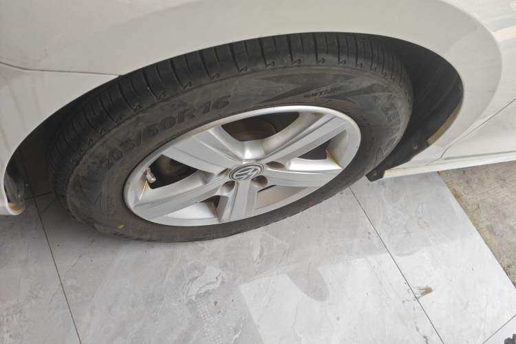 Used Volkswagen Lamando 2015 230TSI DSG Fashion Edition Left Front Wheel Hub