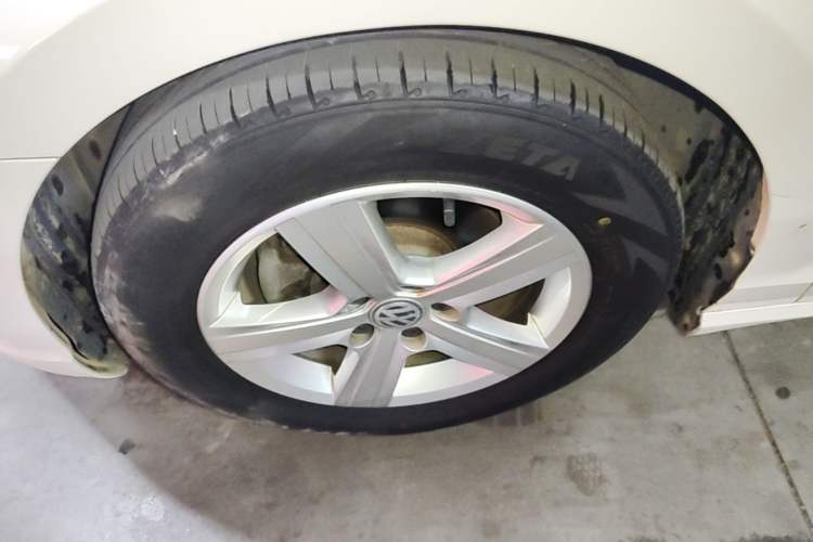 Used Volkswagen Lamando 2015 230TSI DSG Fashion Edition Left Front Wheel Hub