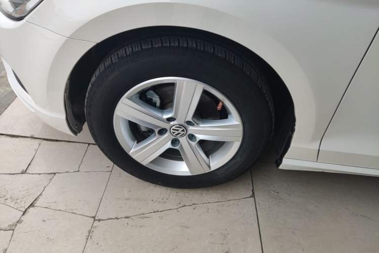 Used Volkswagen Lamando 2015 230TSI DSG Fashion Edition Left Front Wheel Hub