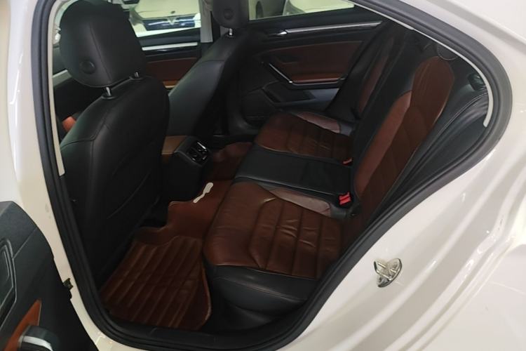 Used Volkswagen Lamando 2015 330TSI DSG Comfort Edition Left Rear Seat