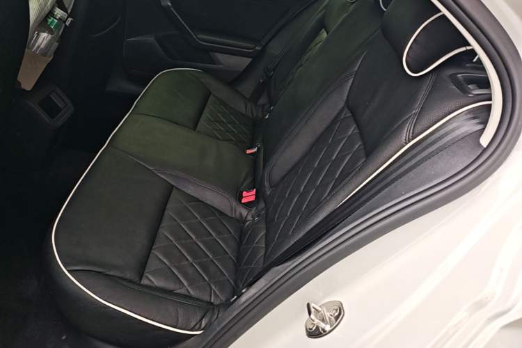 Used Volkswagen Lamando 2015 230TSI DSG Fashion Edition Left Rear Seat