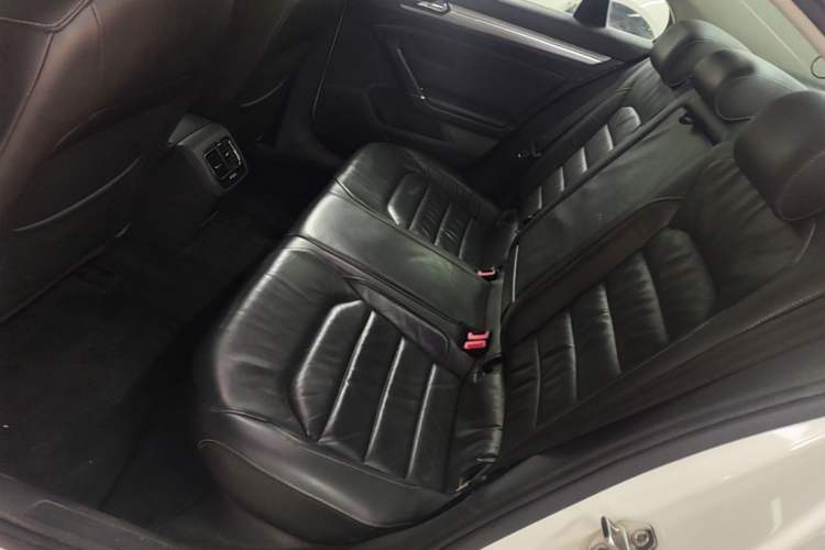 Used Volkswagen Lamando 2015 280TSI DSG Comfort Edition Left Rear Seat