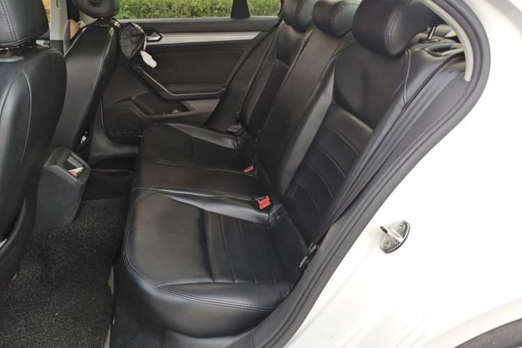 Used Volkswagen Lamando 2015 230TSI DSG Fashion Edition Left Rear Seat