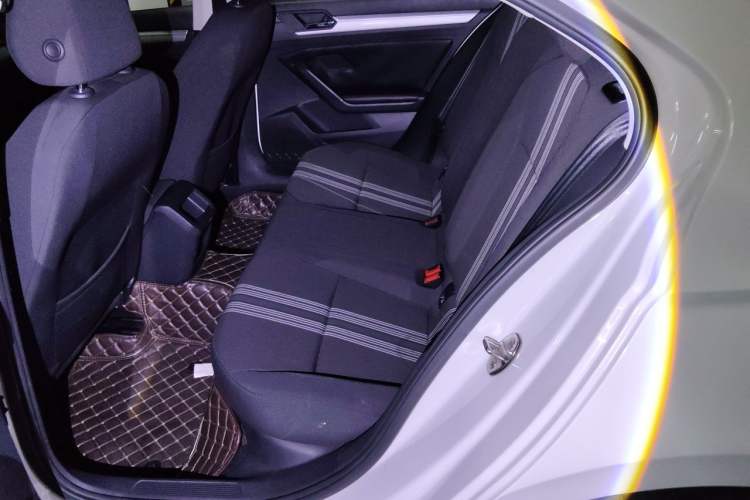 Used Volkswagen Lamando 2015 230TSI DSG Fashion Edition Left Rear Seat