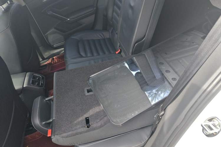 Used Volkswagen Lamando 2015 330TSI DSG Luxury Edition Left Rear Seat