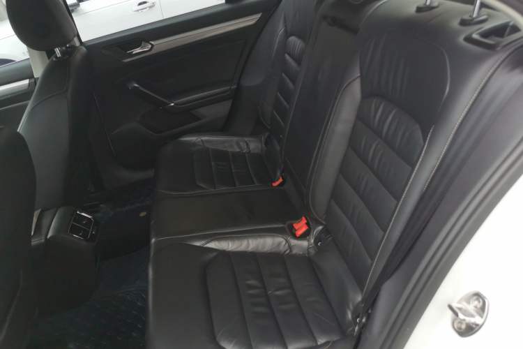 Used Volkswagen Lamando 2015 280TSI DSG Comfort Edition Left Rear Seat
