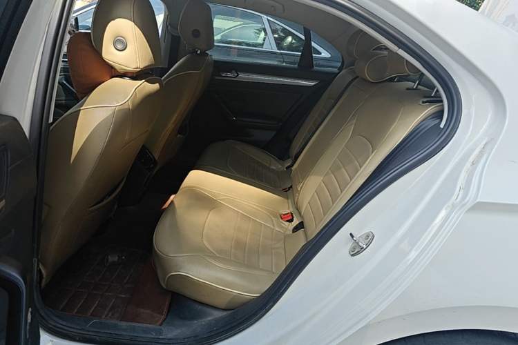 Used Volkswagen Lamando 2015 280TSI DSG Comfort Edition Left Rear Seat