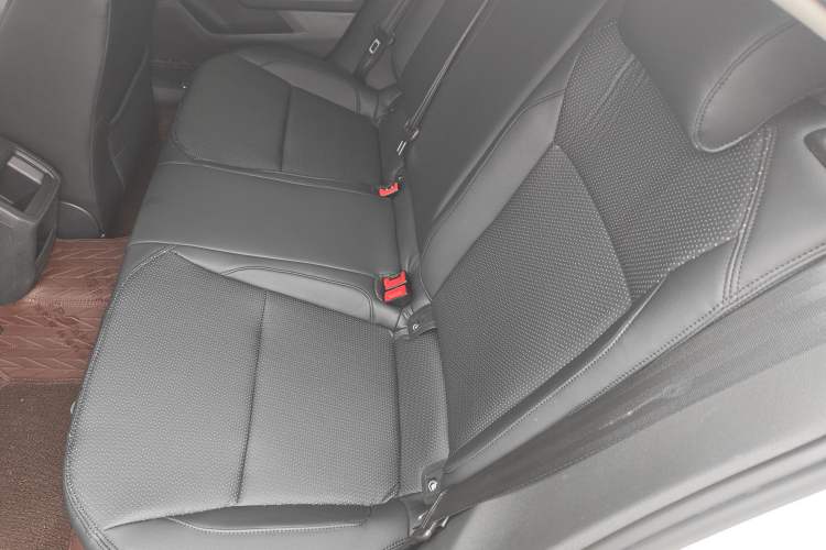 Used Volkswagen Lamando 2015 230TSI DSG Fashion Edition Left Rear Seat