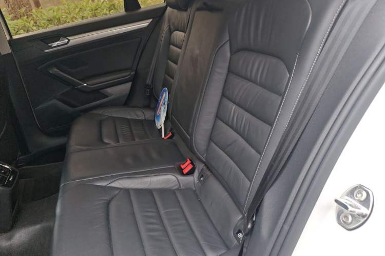 Used Volkswagen Lamando 2015 280TSI DSG Comfort Edition Left Rear Seat