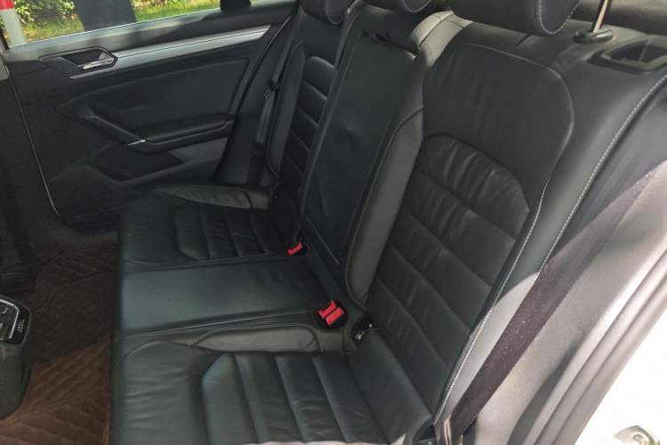 Used Volkswagen Lamando 2015 280TSI Manual Comfort Edition Left Rear Seat