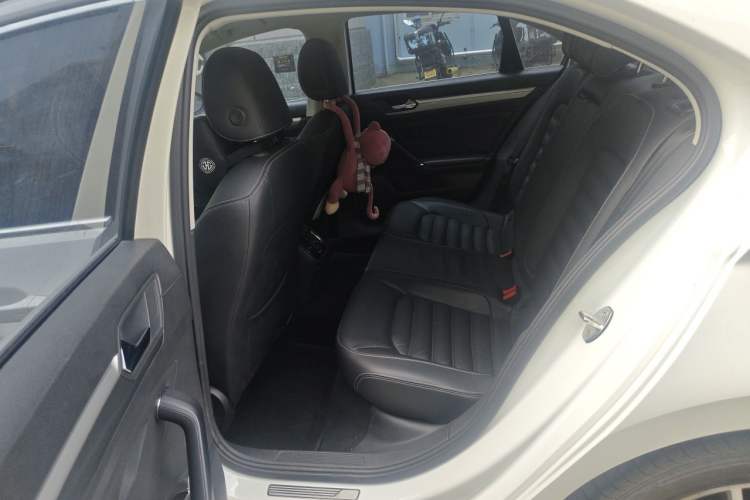 Used Volkswagen Lamando 2015 280TSI DSG Luxury Edition Left Rear Seat